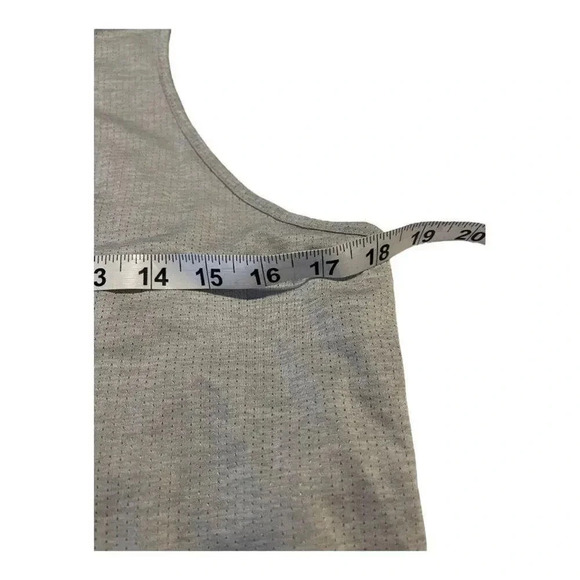 New Balance Women’s Medium (No tags) Gray Running Tank Top - Picture 5 of 5